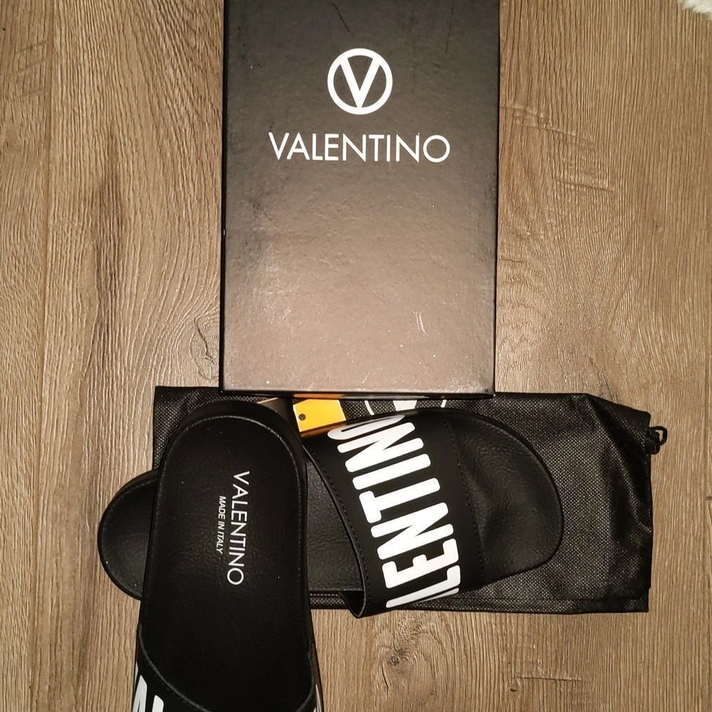 Valentino Slides - Picture 4 of 6
